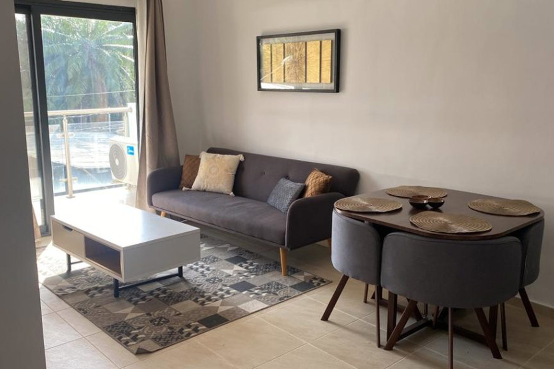 LOCATION BEAU STUDIO MEUBLÉ EN ZONE 4